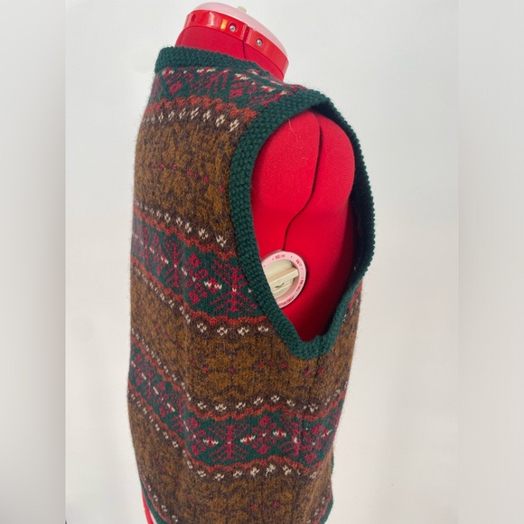 Vintage Lord & Taylor Wool Holiday Patterned Sweater Like Festive Vest - Picture 8 of 11